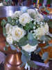 Εικόνα με Στολισμός Κολυμπήθρας Με Λευκά Τριαντάφυλλα