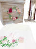 Βαπτιστικό πακέτο vintage για κορίτσια με θέμα τα λουλούδια στο κουτί και καδράκι στην λαμπάδα, ασορτί λαδοσετ.