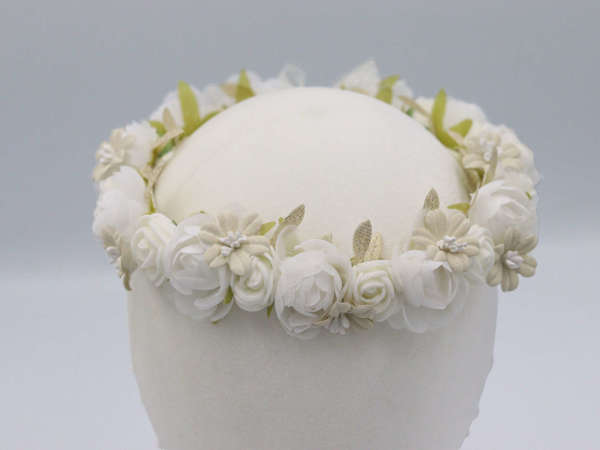 Flower crown - Στέκα για τα μαλλιά με λευκά και εκρού λουλούδια,