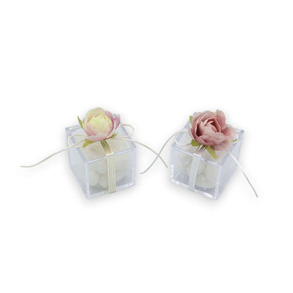 Μπομπονιέρα γάμου plexiglass τετράγωνο κουτάκι, με υφασμάτινα λουλουδάκια	