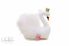 Χειροποίητη μπομπονιέρα βάπτισης για κορίτσι - υφασμάτινος χειροποίητος κύκνος με πούπουλα & επίχρυσο στέμμα.